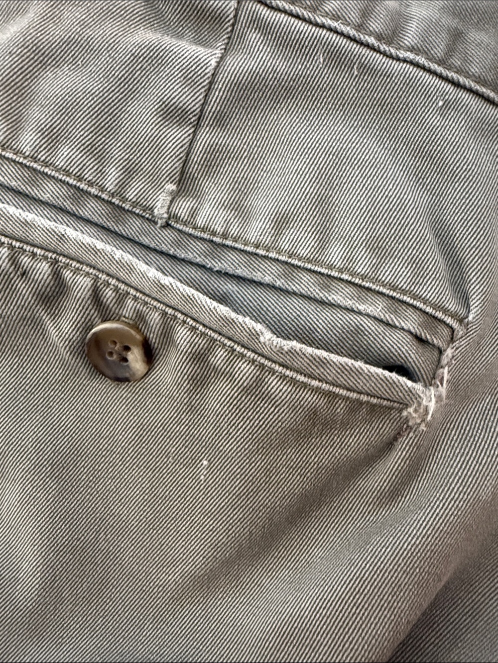 VTG Y2K Banana Republic Pleated Khaki Pants Olive Green 32x32 Fits 31x28.5 Fair - Picture 9 of 16